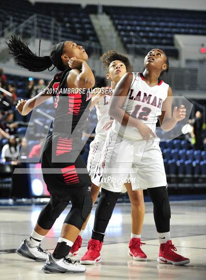 Thumbnail 2 in Langham Creek vs. Lamar (UIL 6A Bi-District Playoff) photogallery.
