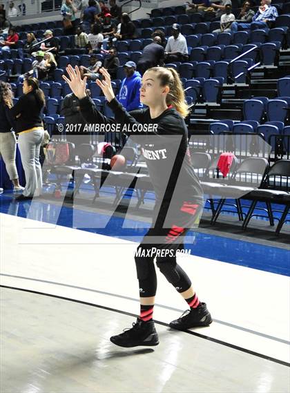 Thumbnail 3 in Langham Creek vs. Lamar (UIL 6A Bi-District Playoff) photogallery.