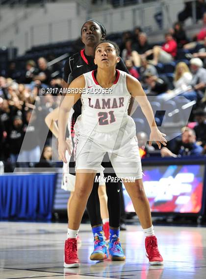 Thumbnail 1 in Langham Creek vs. Lamar (UIL 6A Bi-District Playoff) photogallery.