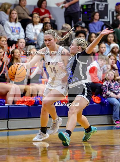 Thumbnail 1 in Chilton County vs Thorsby (Chilton County Tournament Semifinal) photogallery.