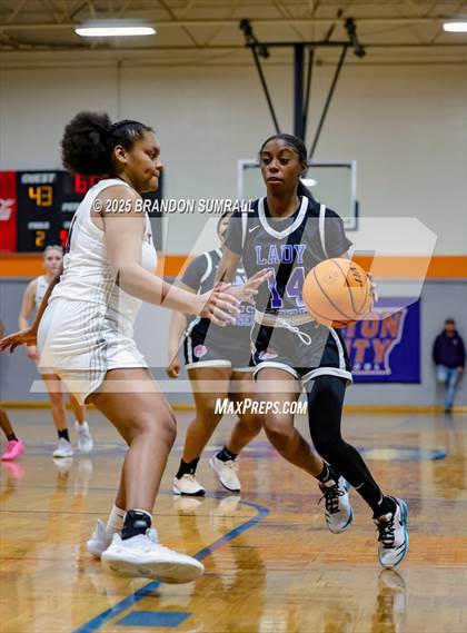 Thumbnail 2 in Chilton County vs Thorsby (Chilton County Tournament Semifinal) photogallery.