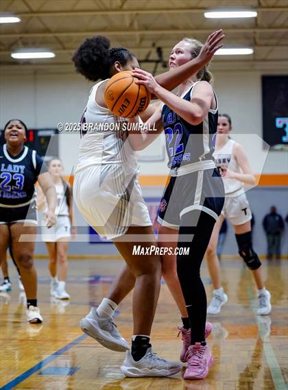 Thumbnail 3 in Chilton County vs Thorsby (Chilton County Tournament Semifinal) photogallery.