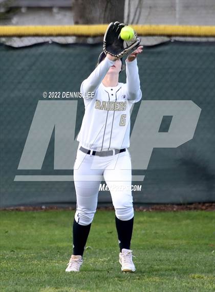 Thumbnail 1 in Golden Valley vs. Central Catholic photogallery.