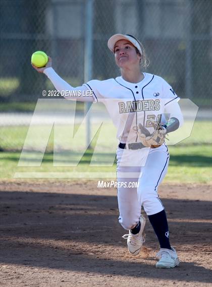 Thumbnail 1 in Golden Valley vs. Central Catholic photogallery.