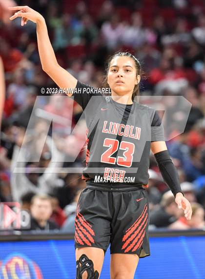Thumbnail 1 in Millard North vs. Lincoln High (NSAA Class A Semifinal) photogallery.