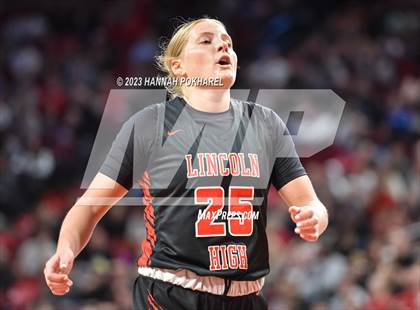Thumbnail 2 in Millard North vs. Lincoln High (NSAA Class A Semifinal) photogallery.