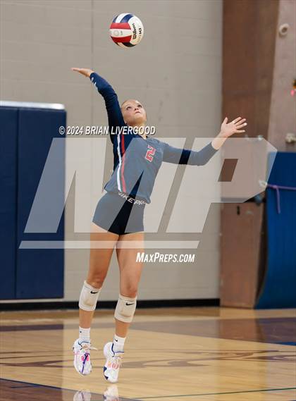 Thumbnail 1 in Heritage vs. Douglas County (CHSAA 5A Region 6) photogallery.