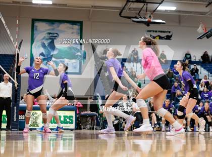Thumbnail 3 in Heritage vs. Douglas County (CHSAA 5A Region 6) photogallery.