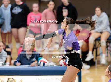 Thumbnail 3 in Heritage vs. Douglas County (CHSAA 5A Region 6) photogallery.