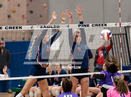 Thumbnail 3 in Heritage vs. Douglas County (CHSAA 5A Region 6) photogallery.