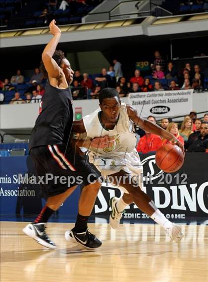 Thumbnail 1 in Etiwanda vs. Long Beach Poly (CIF SS D1AA Semifinal) photogallery.