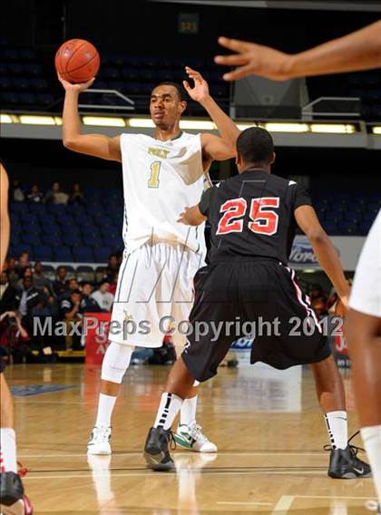 Thumbnail 2 in Etiwanda vs. Long Beach Poly (CIF SS D1AA Semifinal) photogallery.