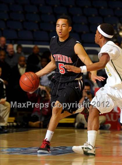 Thumbnail 2 in Etiwanda vs. Long Beach Poly (CIF SS D1AA Semifinal) photogallery.