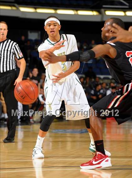 Thumbnail 2 in Etiwanda vs. Long Beach Poly (CIF SS D1AA Semifinal) photogallery.