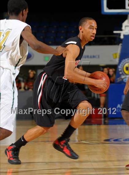 Thumbnail 2 in Etiwanda vs. Long Beach Poly (CIF SS D1AA Semifinal) photogallery.
