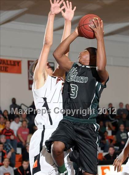 Thumbnail 3 in El Cerrito @ Foothill (CIF NorCal D3 Playoffs) photogallery.