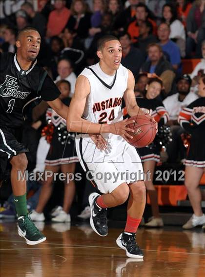 Thumbnail 3 in El Cerrito @ Foothill (CIF NorCal D3 Playoffs) photogallery.