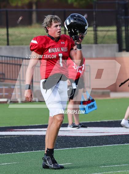 Thumbnail 3 in Peaster vs Mineral Wells (scrimmage) photogallery.