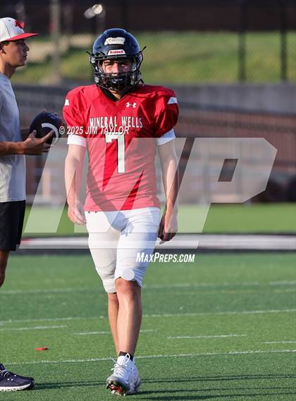 Thumbnail 3 in Peaster vs Mineral Wells (scrimmage) photogallery.