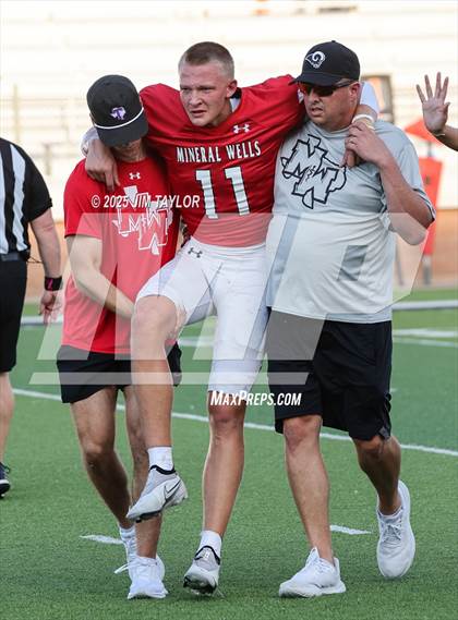 Thumbnail 1 in Peaster vs Mineral Wells (scrimmage) photogallery.