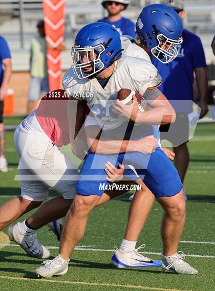 Thumbnail 2 in Peaster vs Mineral Wells (scrimmage) photogallery.