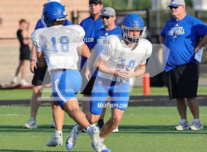 Thumbnail 2 in Peaster vs Mineral Wells (scrimmage) photogallery.