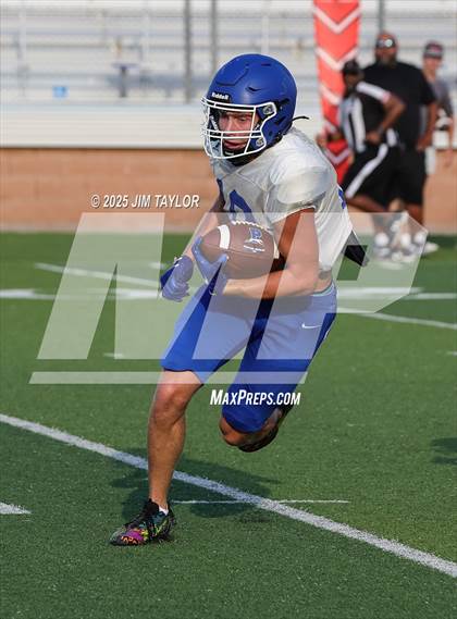 Thumbnail 3 in Peaster vs Mineral Wells (scrimmage) photogallery.