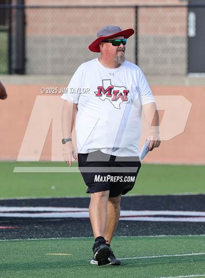 Thumbnail 3 in Peaster vs Mineral Wells (scrimmage) photogallery.