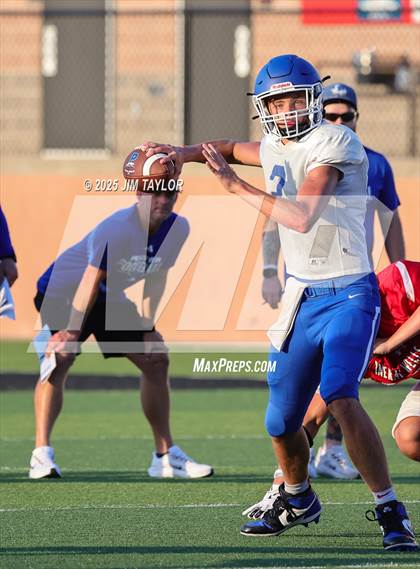 Thumbnail 1 in Peaster vs Mineral Wells (scrimmage) photogallery.