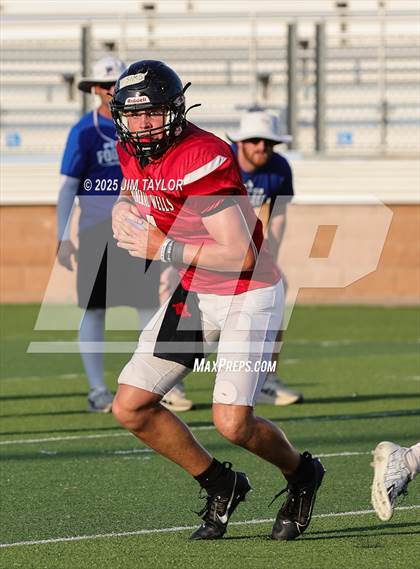 Thumbnail 3 in Peaster vs Mineral Wells (scrimmage) photogallery.