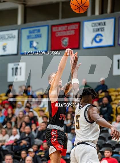 Thumbnail 1 in Red Springs vs Fairmont (Robeson County Shootout) photogallery.