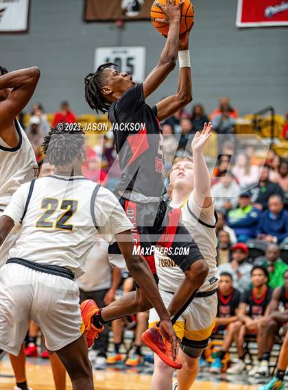 Thumbnail 1 in Red Springs vs Fairmont (Robeson County Shootout) photogallery.