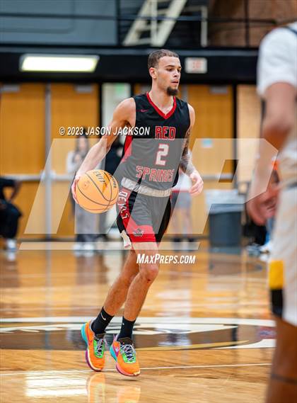 Thumbnail 2 in Red Springs vs Fairmont (Robeson County Shootout) photogallery.