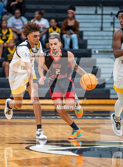 Thumbnail 3 in Red Springs vs Fairmont (Robeson County Shootout) photogallery.