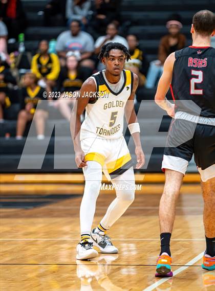 Thumbnail 3 in Red Springs vs Fairmont (Robeson County Shootout) photogallery.