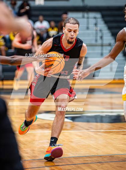 Thumbnail 2 in Red Springs vs Fairmont (Robeson County Shootout) photogallery.