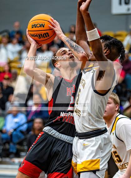 Thumbnail 3 in Red Springs vs Fairmont (Robeson County Shootout) photogallery.