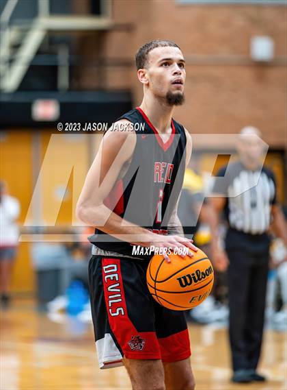 Thumbnail 3 in Red Springs vs Fairmont (Robeson County Shootout) photogallery.