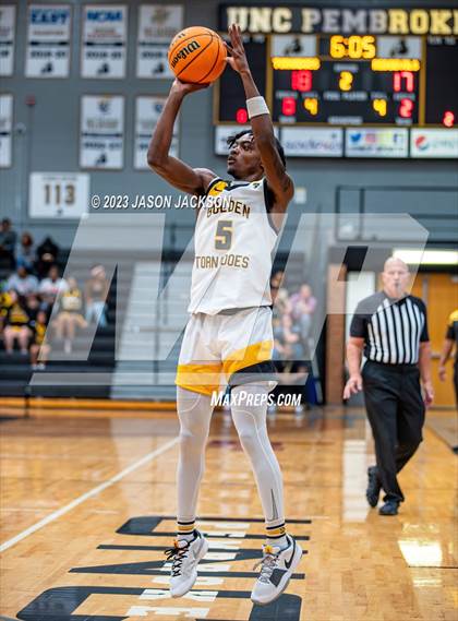 Thumbnail 3 in Red Springs vs Fairmont (Robeson County Shootout) photogallery.
