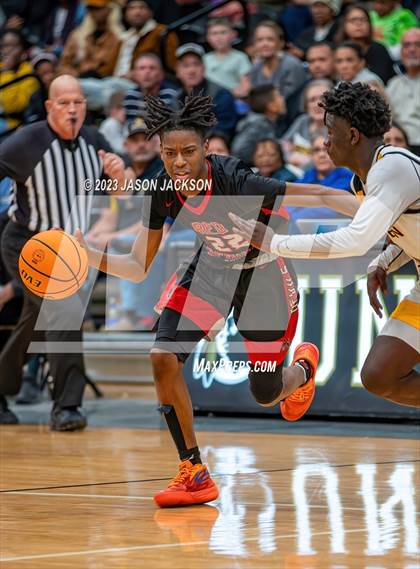 Thumbnail 2 in Red Springs vs Fairmont (Robeson County Shootout) photogallery.