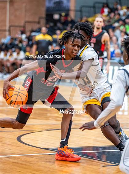 Thumbnail 2 in Red Springs vs Fairmont (Robeson County Shootout) photogallery.