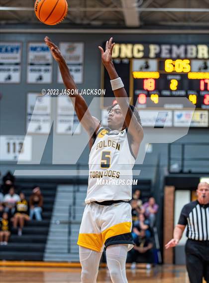 Thumbnail 1 in Red Springs vs Fairmont (Robeson County Shootout) photogallery.