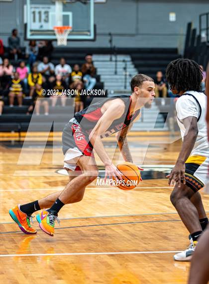 Thumbnail 1 in Red Springs vs Fairmont (Robeson County Shootout) photogallery.