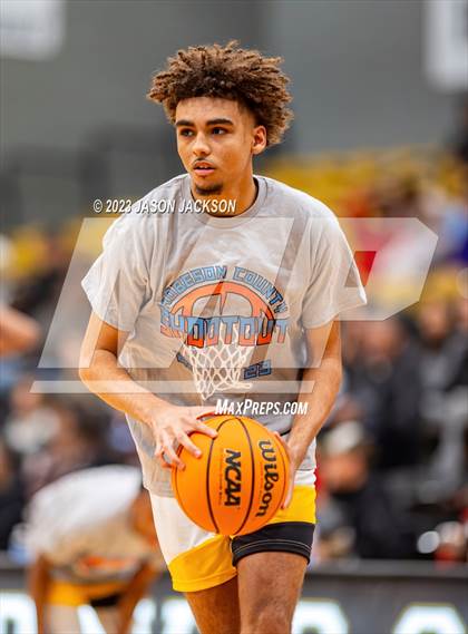 Thumbnail 1 in Red Springs vs Fairmont (Robeson County Shootout) photogallery.