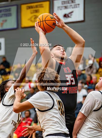 Thumbnail 2 in Red Springs vs Fairmont (Robeson County Shootout) photogallery.