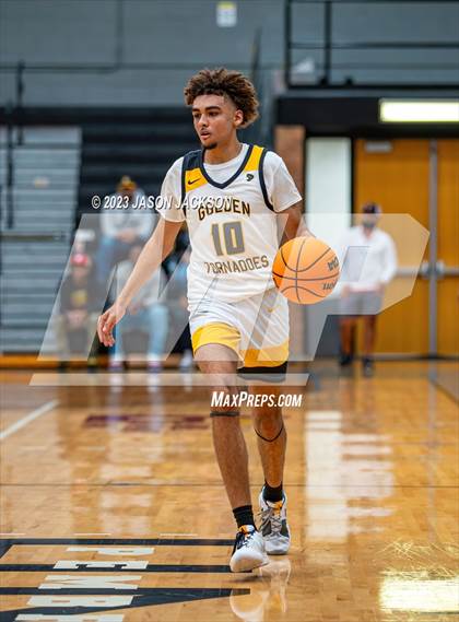 Thumbnail 2 in Red Springs vs Fairmont (Robeson County Shootout) photogallery.