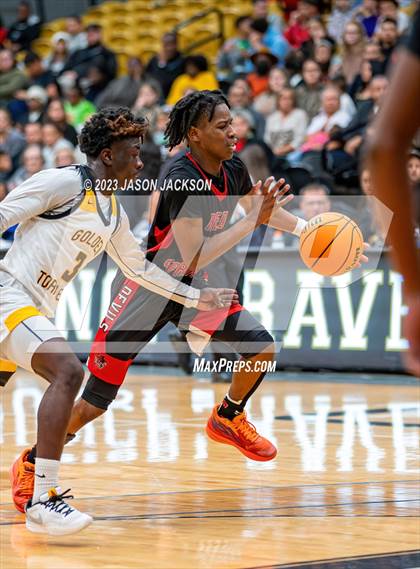 Thumbnail 2 in Red Springs vs Fairmont (Robeson County Shootout) photogallery.