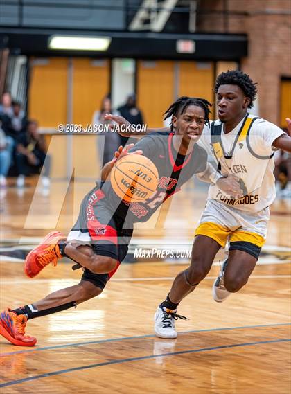 Thumbnail 2 in Red Springs vs Fairmont (Robeson County Shootout) photogallery.