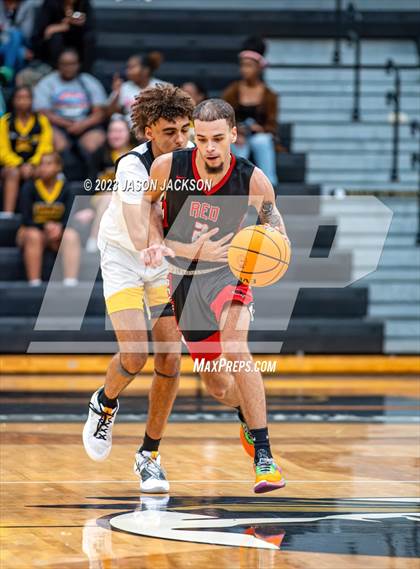 Thumbnail 2 in Red Springs vs Fairmont (Robeson County Shootout) photogallery.