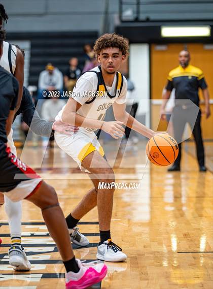 Thumbnail 2 in Red Springs vs Fairmont (Robeson County Shootout) photogallery.